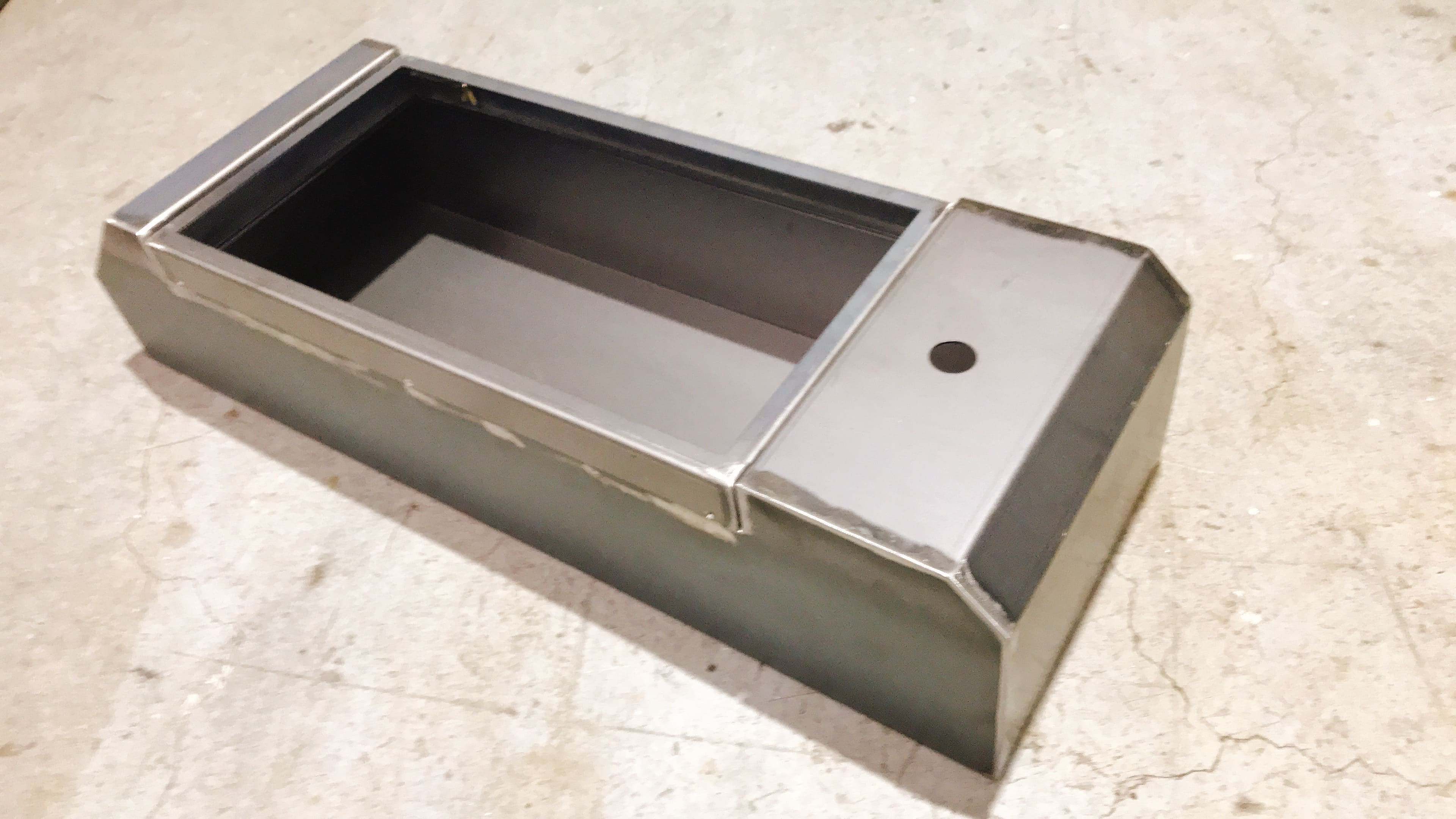 板金加工機殼類示意小張照片