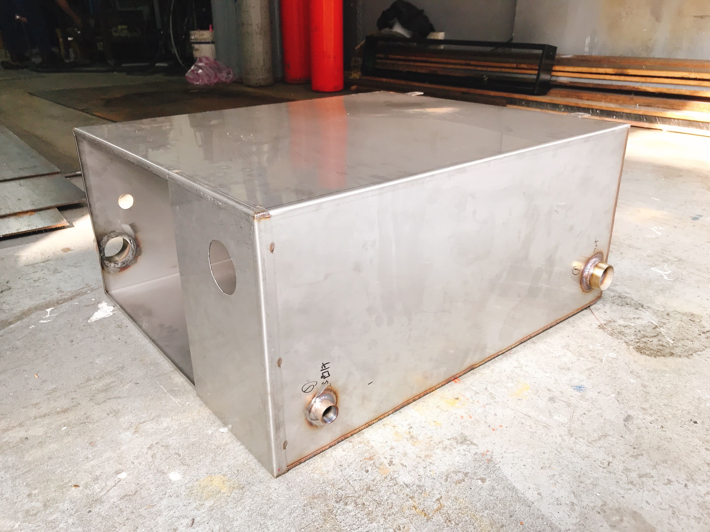 板金加工箱體類示意小張照片